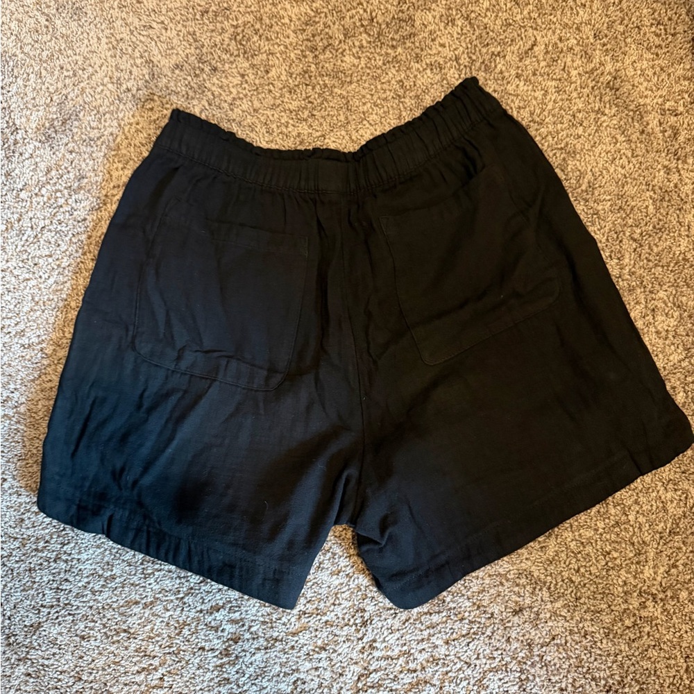 Old Navy Black High-Waist Elastic-Waist Women’s Shorts - Picture 2 of 2